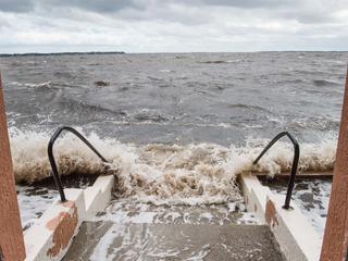 flooded stairs WW2124571 Sean Rayford/Stringer