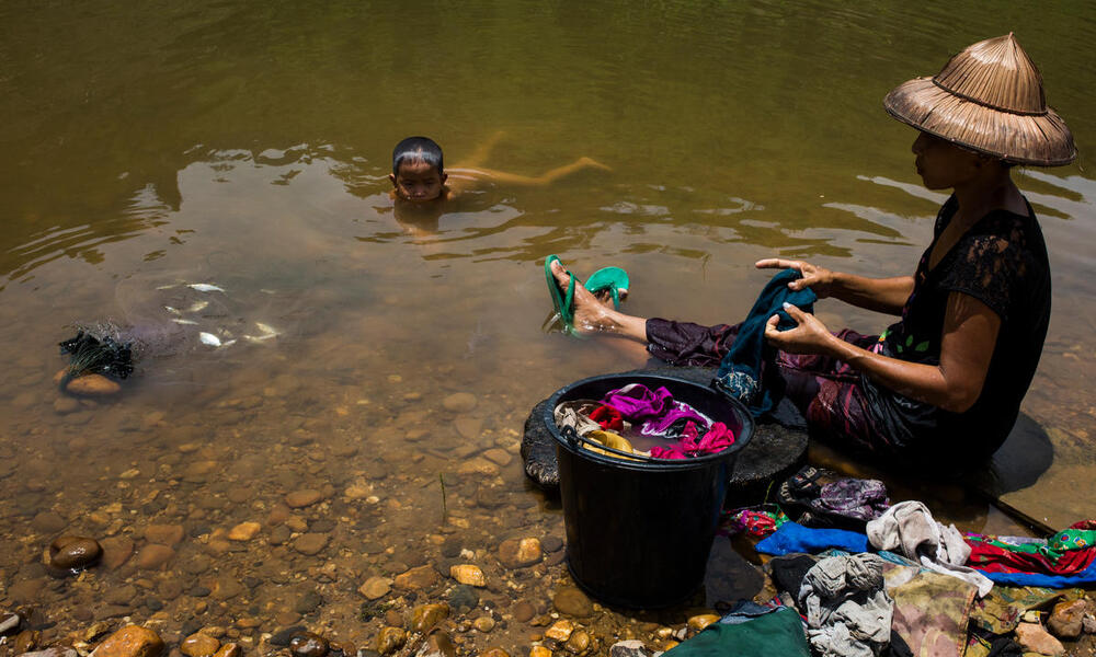 washing clothes in the Tanintharyi river_WW2104453_Hkun Lat Photos WWF