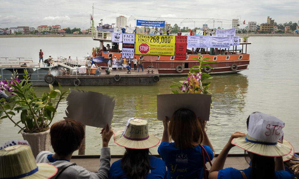 protest on boat