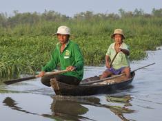 Fishermen Tran Van Cu and Pham Huu Tri on the Mekong